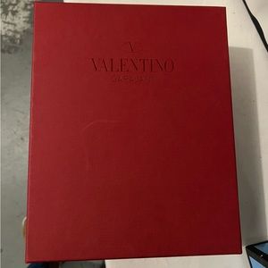 Valentino Garavani women shoe box